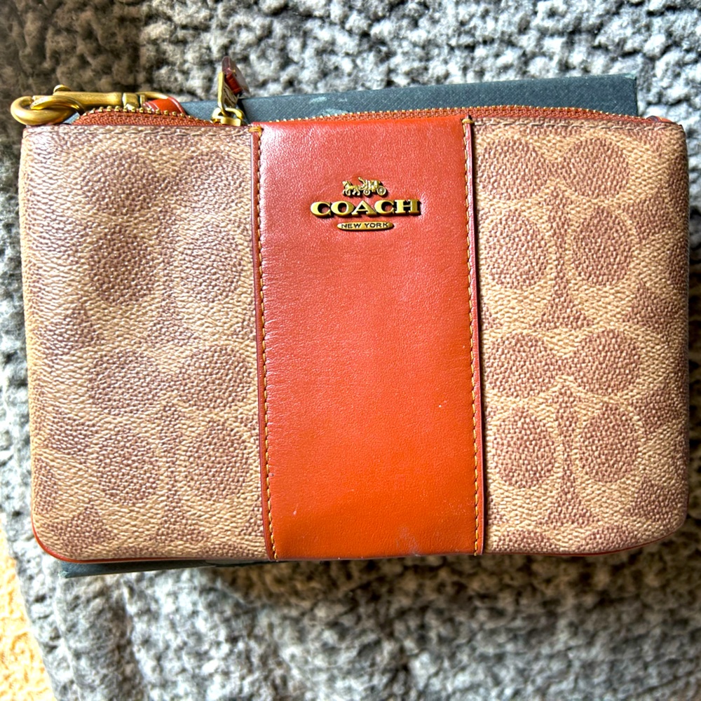 NWT COACH Signature Coated Canvas Tan Rust Colorblock Zip Top Small Wristlet